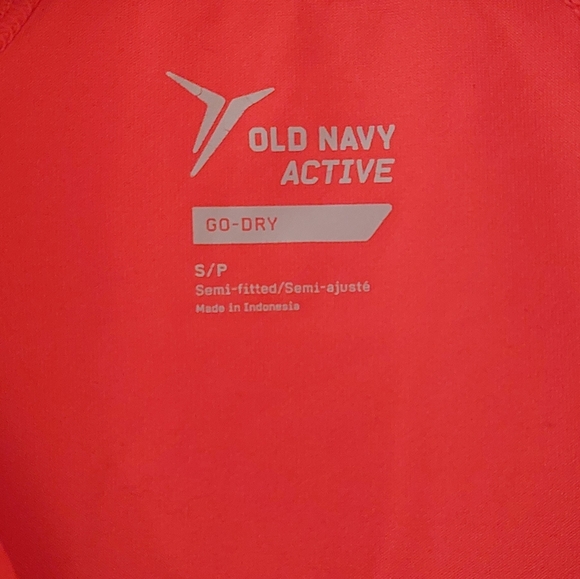 Old Navy "Run Rest Repeat" Long Sleeved Go-Dry Top - Picture 6 of 7